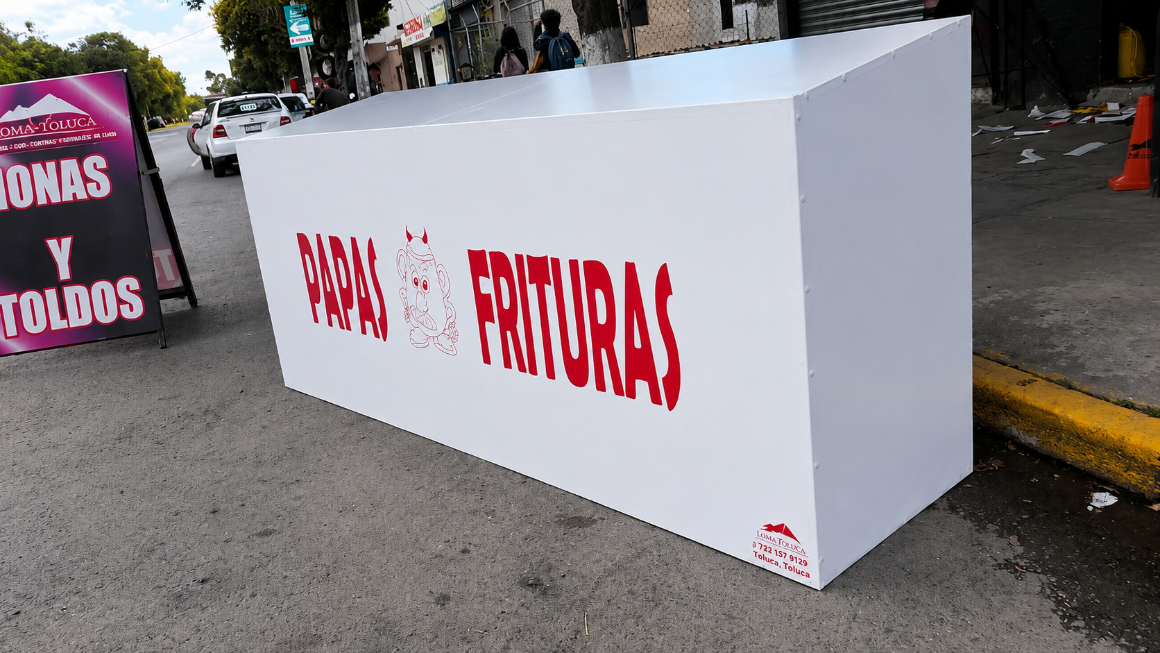 Estructura publicitaria con lona lona-enrollable-carniceria
