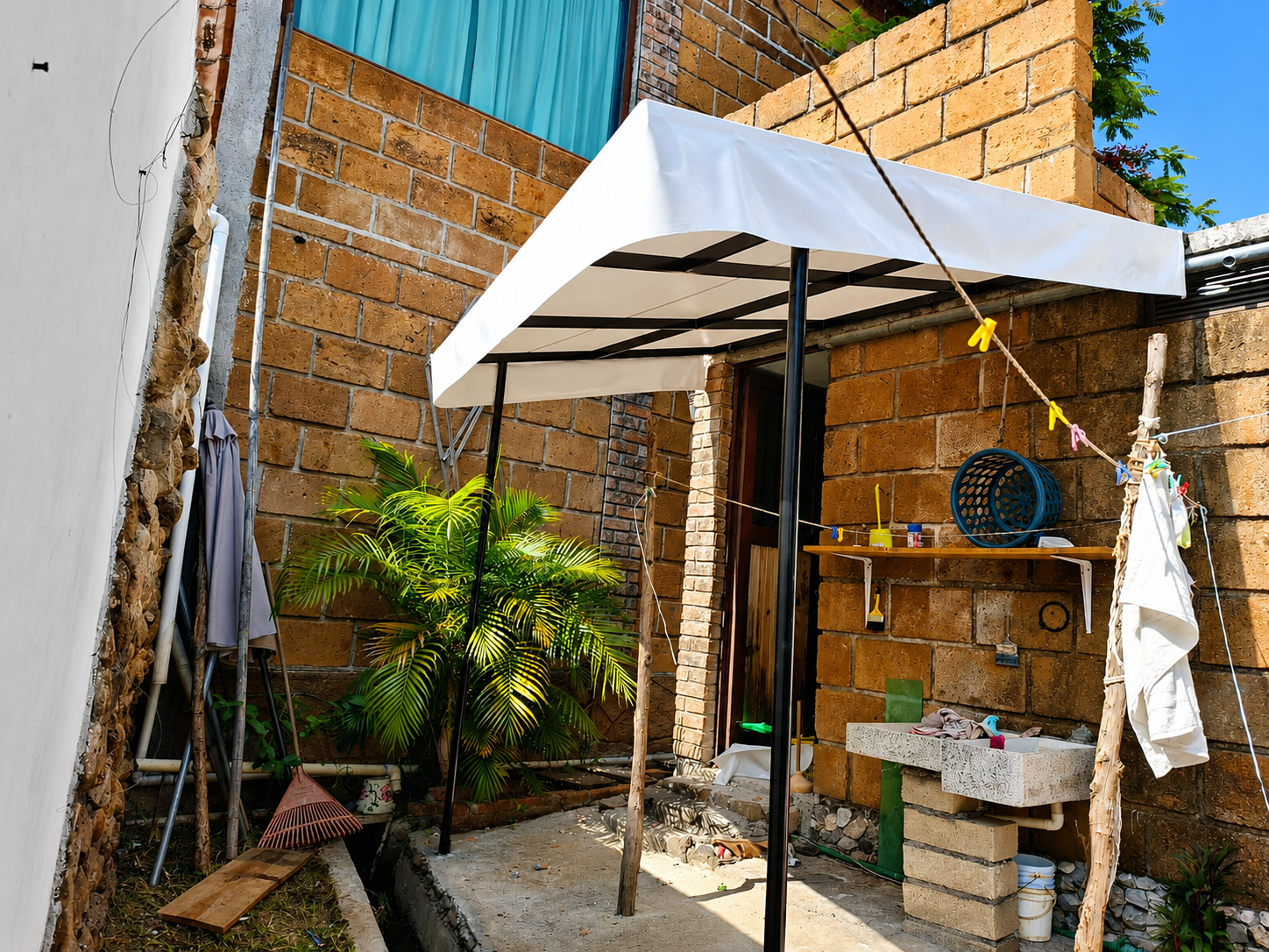Lona con toldo fijo lona-enrollable-carniceria